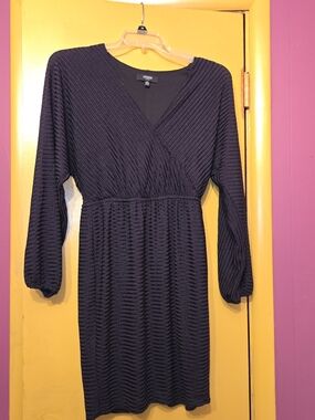 New GUESS Textured Puff Long Sleeve Black Dress
